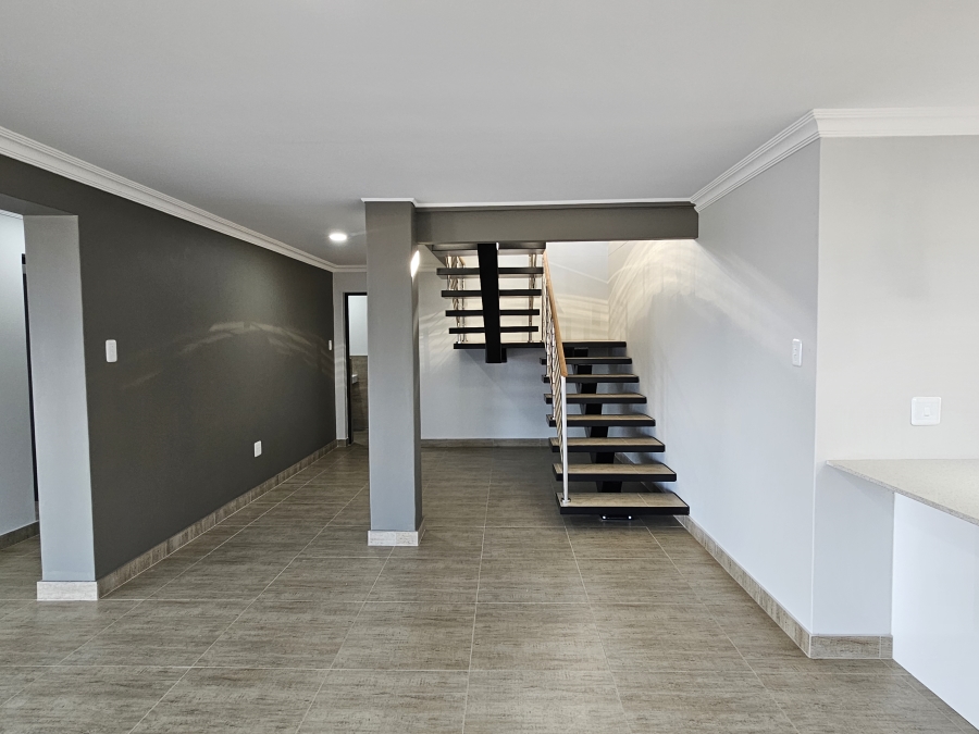 4 Bedroom Property for Sale in Wavecrest Eastern Cape